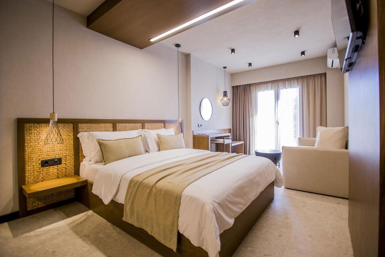 Kasta Beach Hotel Ofrinion Ngoại thất bức ảnh