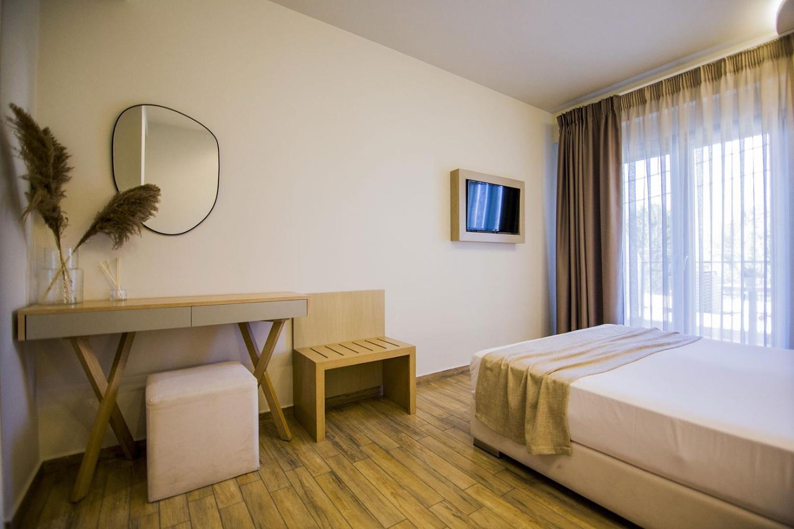 Kasta Beach Hotel Ofrinion Ngoại thất bức ảnh