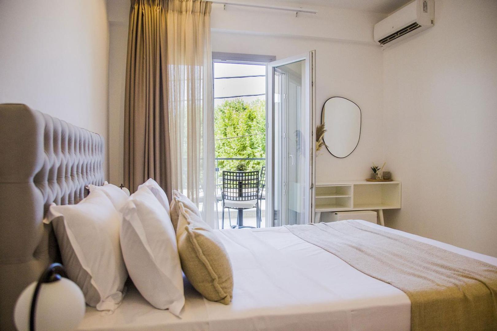 Kasta Beach Hotel Ofrinion Ngoại thất bức ảnh